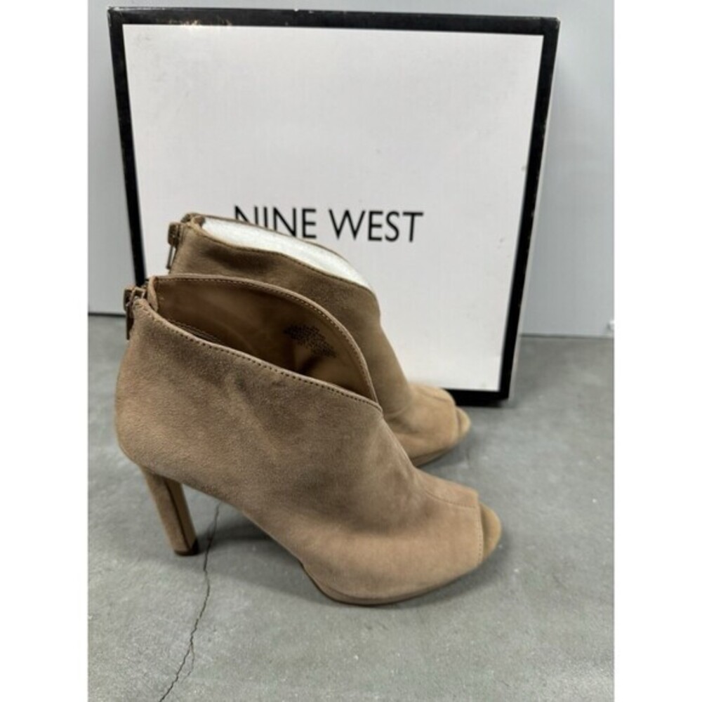NINE WEST TARIANO TAUPE  Suede Leather Ankle Booties SIZE 6